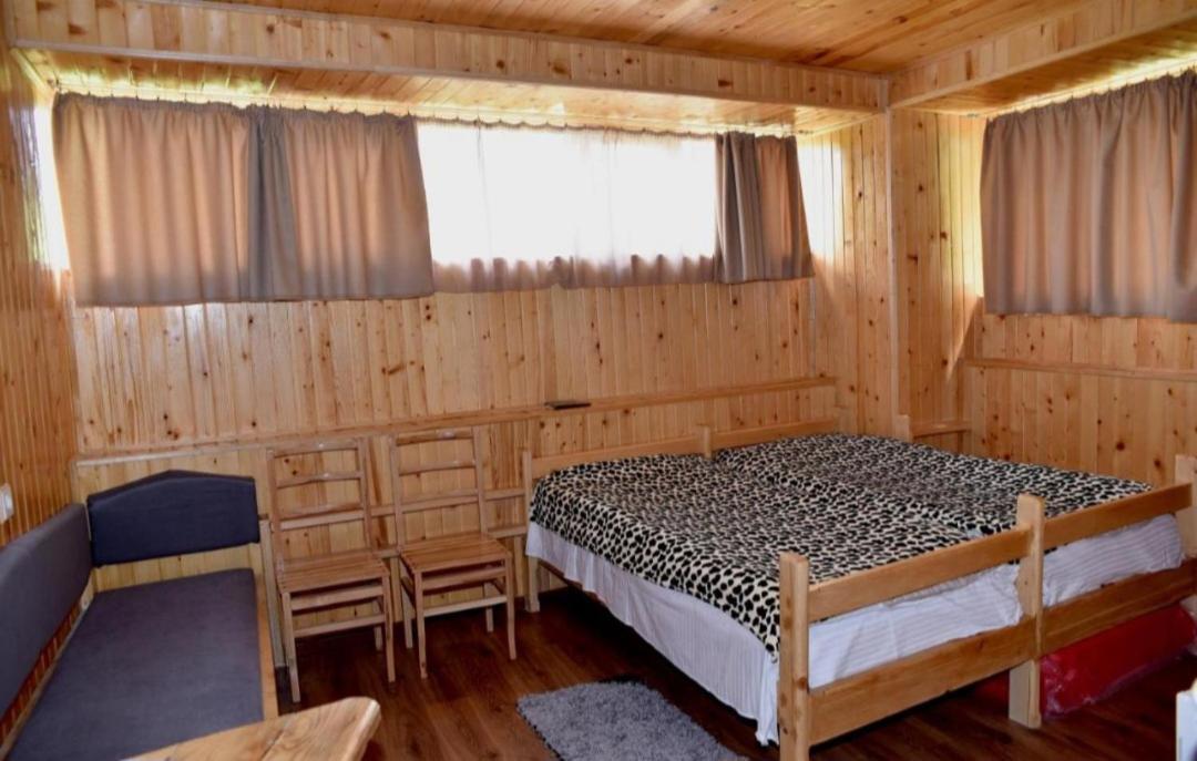 Nikala Panzió Telavi Szoba fotó